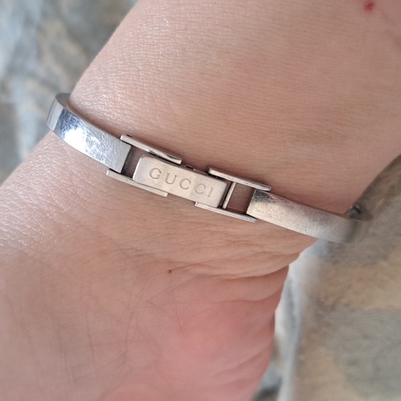 Authentic Gucci bangle watch Swiss Made - Picture 3 of 8